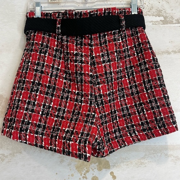 River Island RED TARTAN BOUCLÉ BELTED SHORTS - Picture 4 of 5